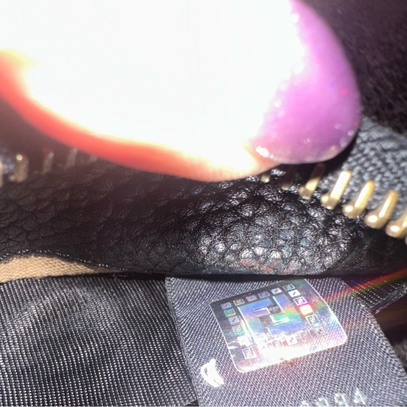 FENDI SELLERIA BLACK PEBBLED LEATHER ZIP AROUND LONG WALLET, NWOT - Picture 9 of 9